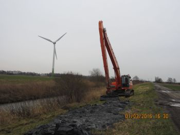 Langarmbagger Grauwallkanal.JPG